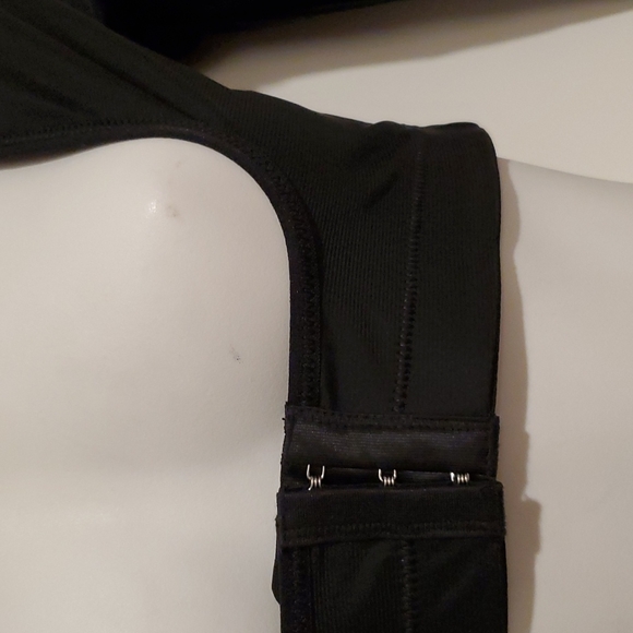 Fullness BLACK arm shaper slimming top posture Medium NWOT - Picture 11 of 12